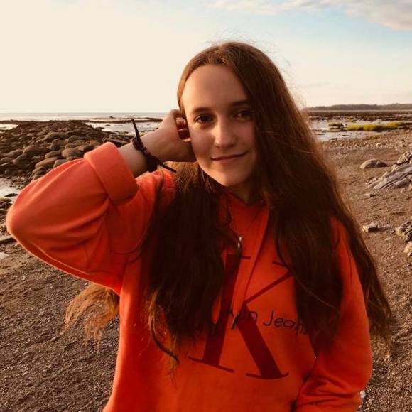 Meet your Posher, Cindy - Picture 1 of 1